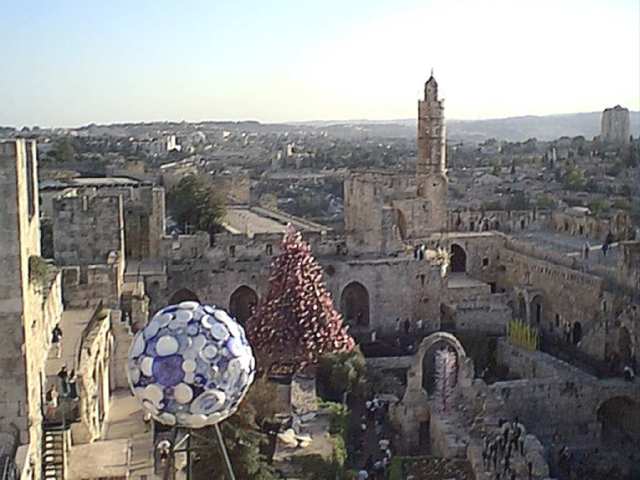 ch2.jpg (40596 bytes)